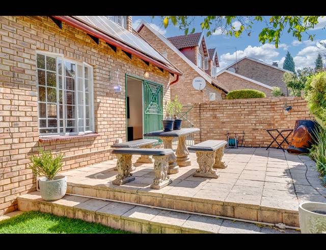 3 BEDROOM DUPLEX FOR SALE IN BROMHOF